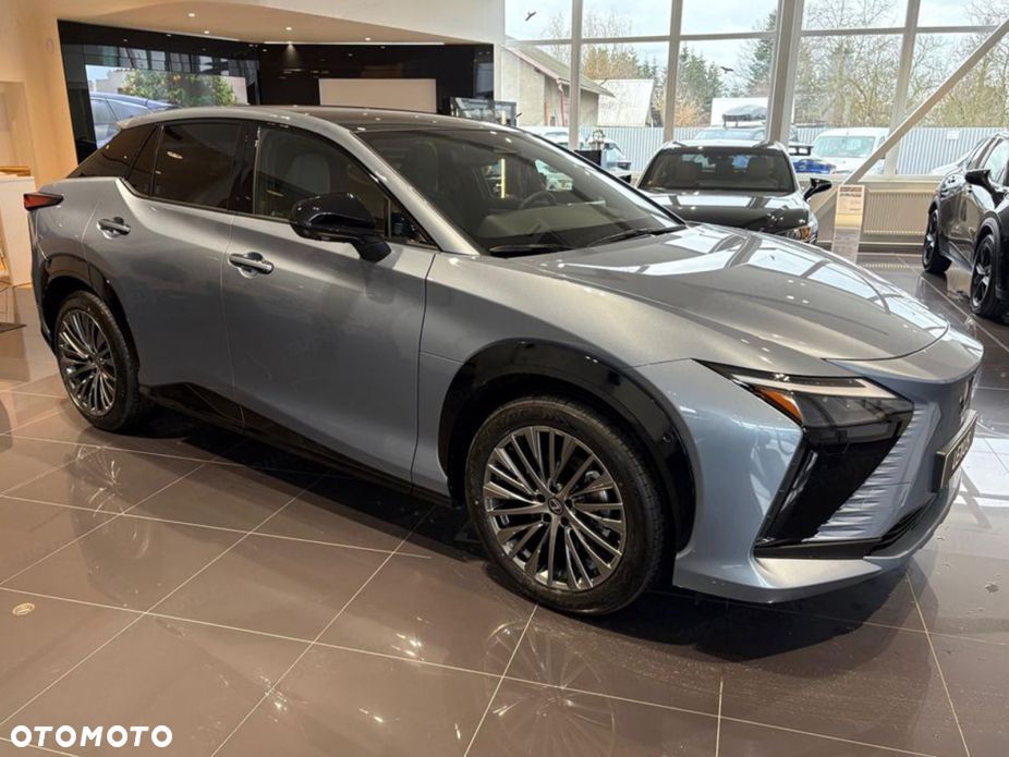 Lexus RZ - 4