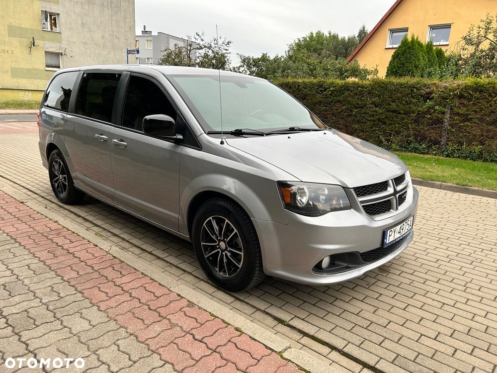 Dodge Grand Caravan - 4