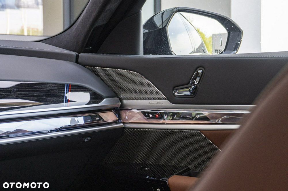 BMW Seria 7 - 28