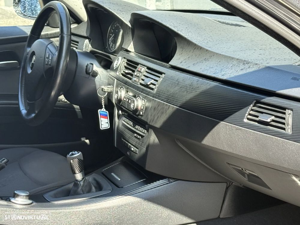 BMW 320 d Sport - 13