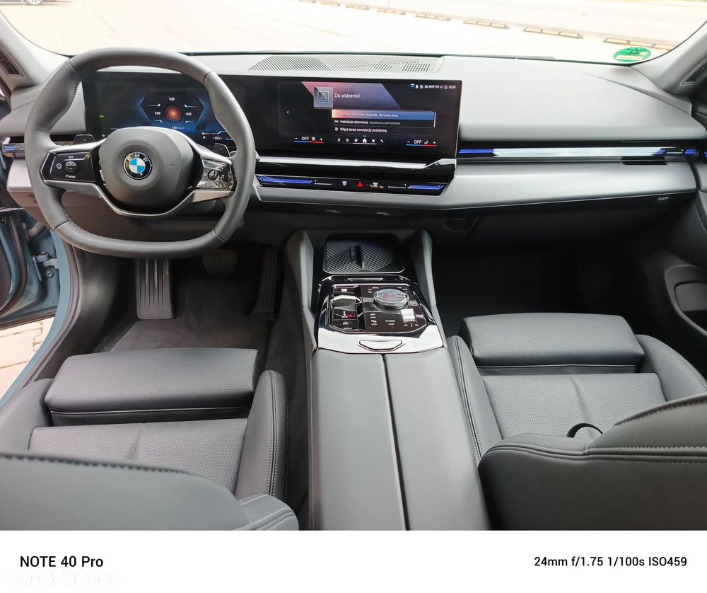BMW Seria 5 520i - 28