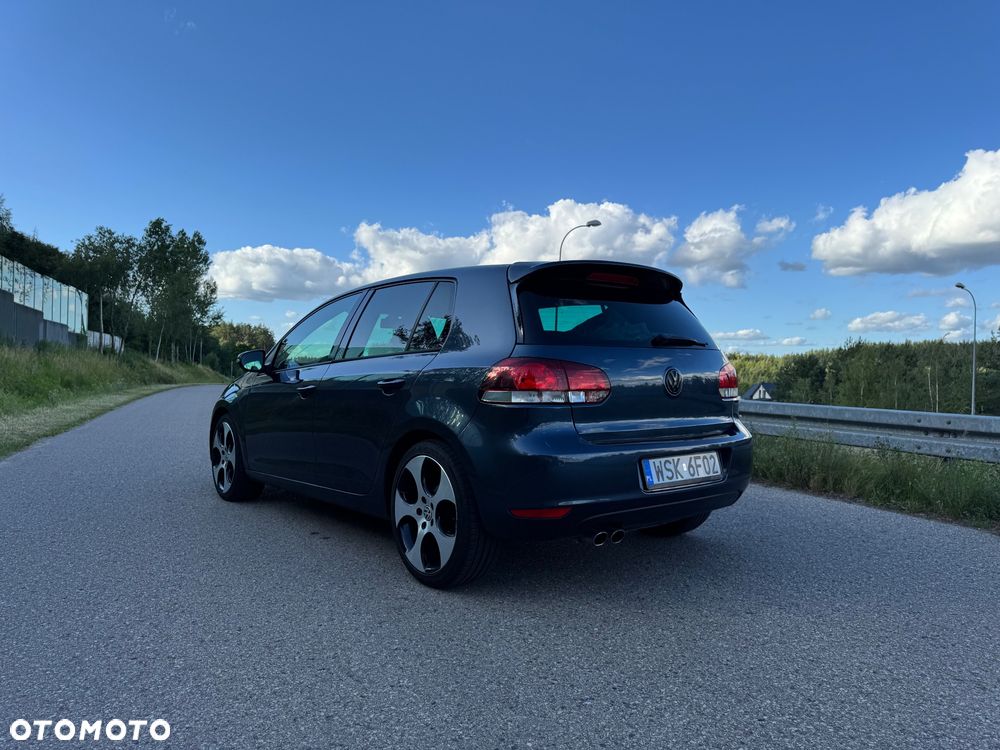Volkswagen Golf 2.0 TDI DPF Highline - 5