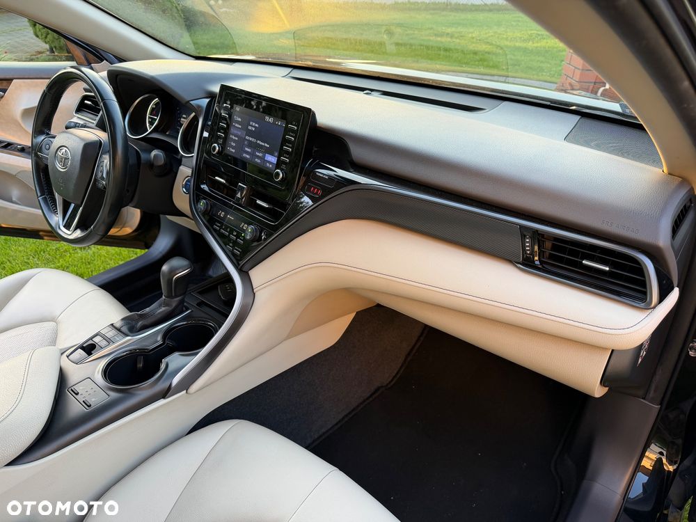 Toyota Camry - 20