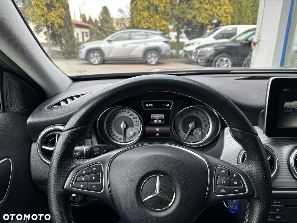 Mercedes-Benz GLA - 21