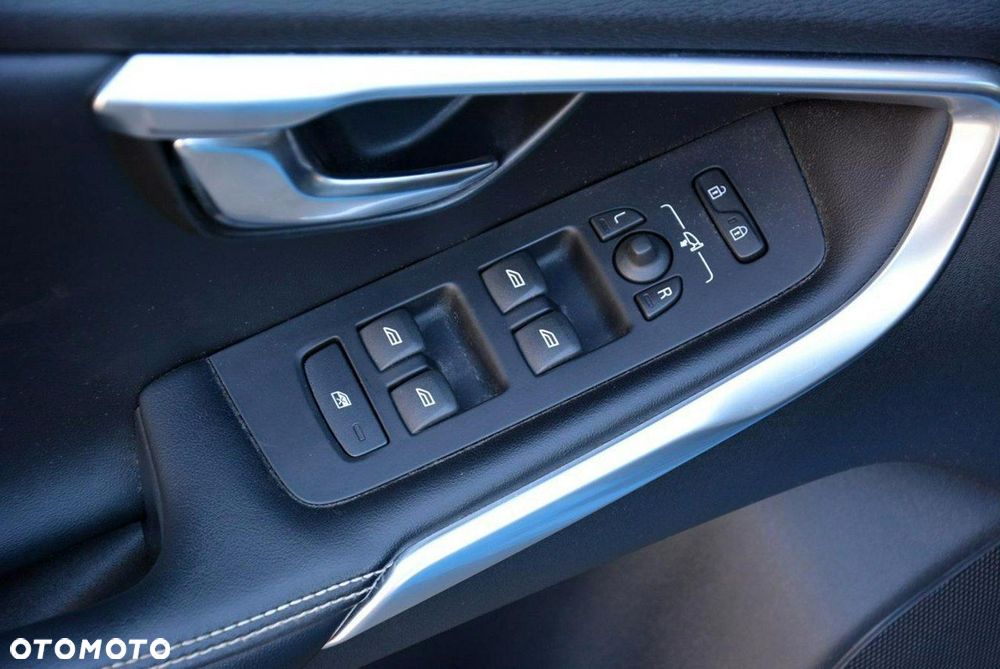 Volvo V40 T3 R-Design Momentum - 32