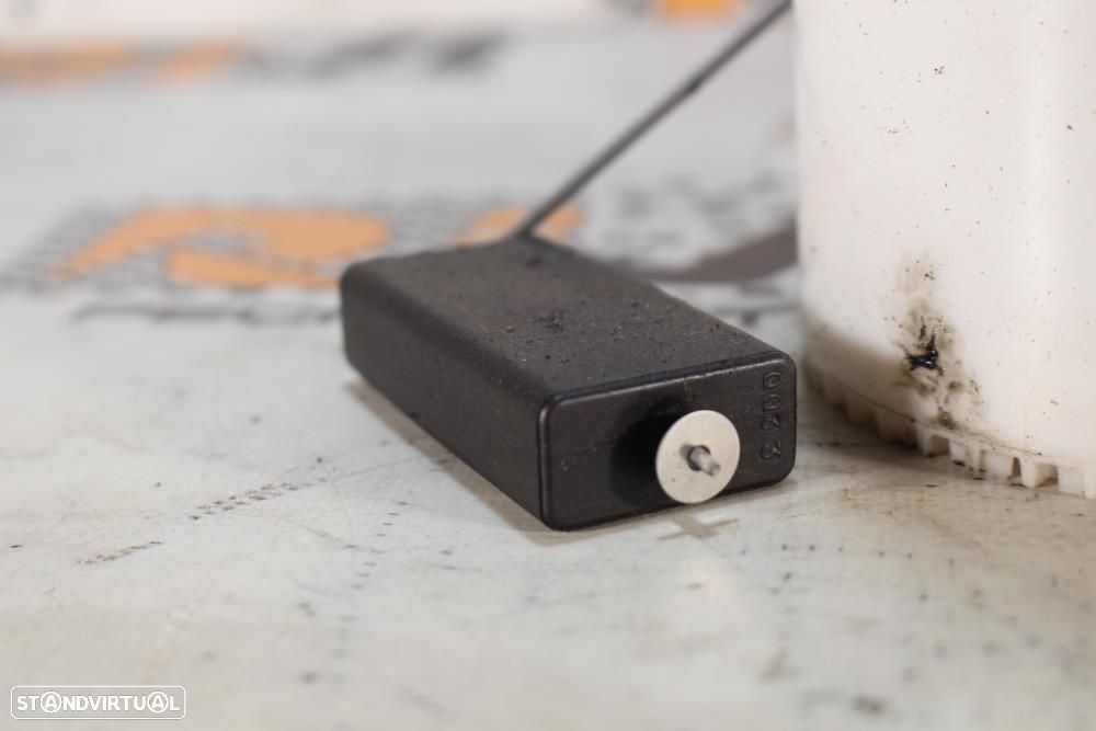 Boia / Bomba De Combustível Volkswagen Polo (6R1, 6C1)  6R0919050e / A - 5