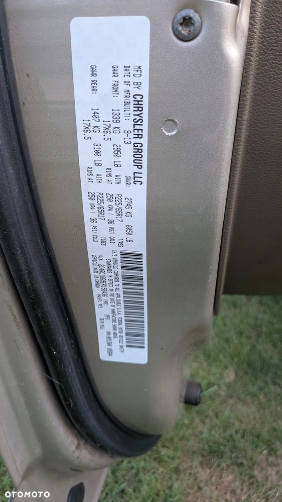 Chrysler Town & Country - 13