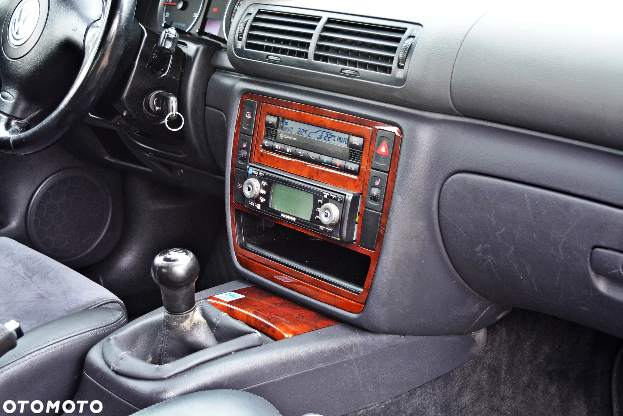 Volkswagen Passat 1.9 TDI Highline - 28