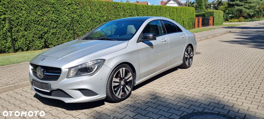Mercedes-Benz CLA 200 7G-DCT Urban - 2