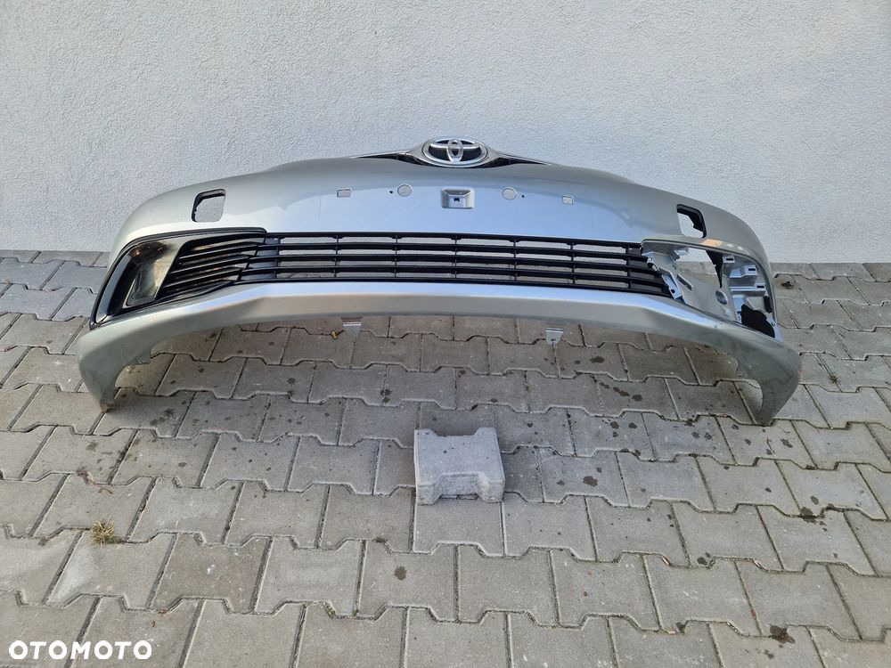 Zderzak Toyota Auris II lift 2015 - bez dziur - 7