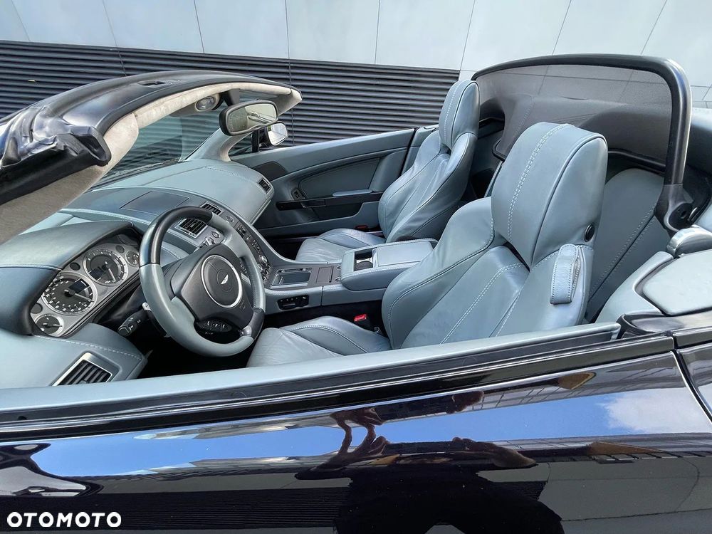Aston Martin V8 Vantage - 23