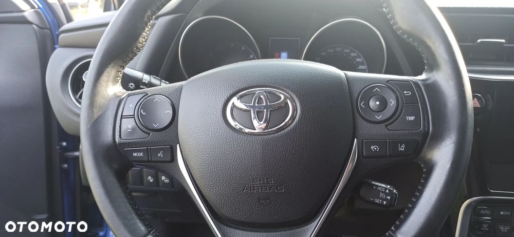 Toyota Auris 1.6 Selection - 27