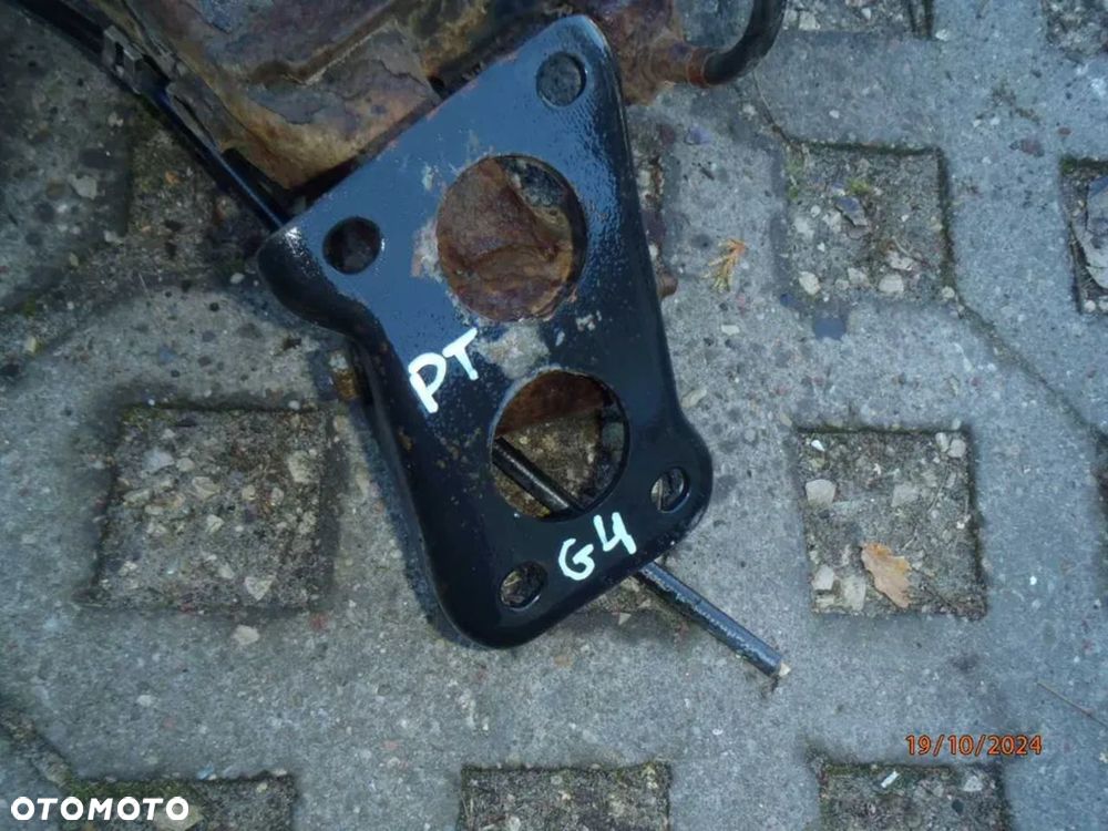 ucho wieszak mocowanie z belki zawieszenie tył tylne vw golf IV 4 - 7