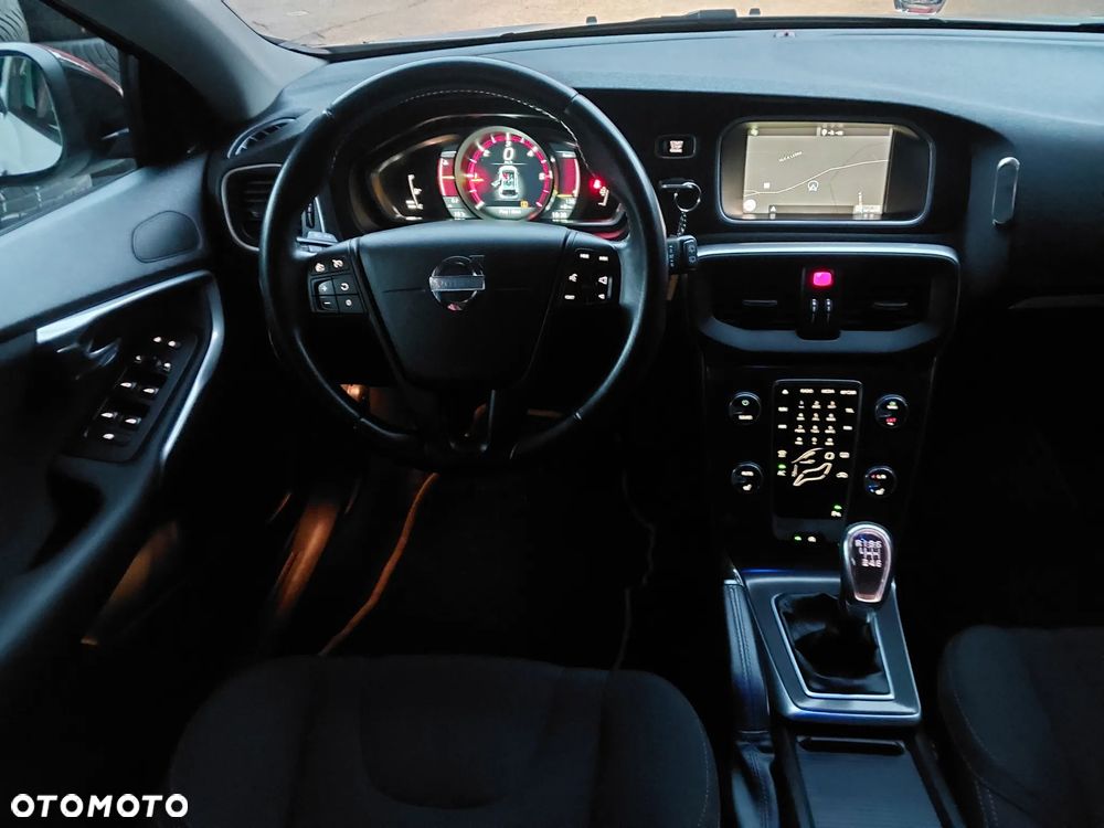 Volvo V40 Cross Country - 23