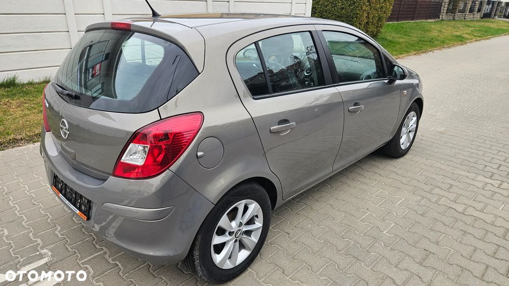Opel Corsa 1.2 16V Edition / Active - 3