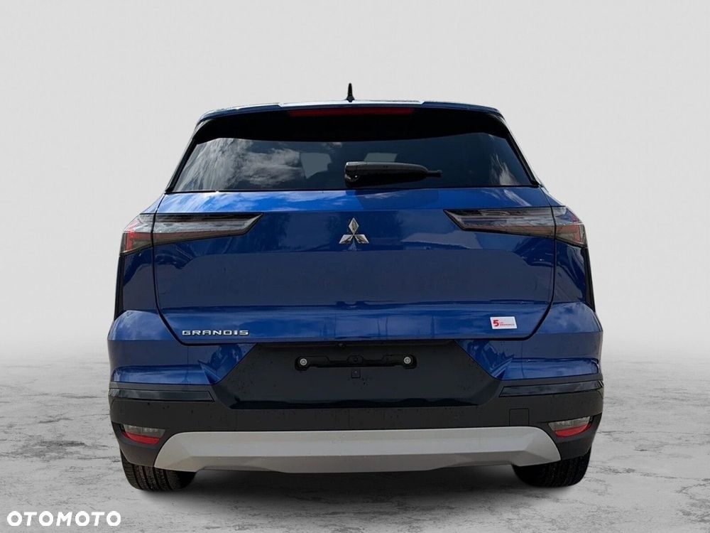 Mitsubishi Grandis - 4