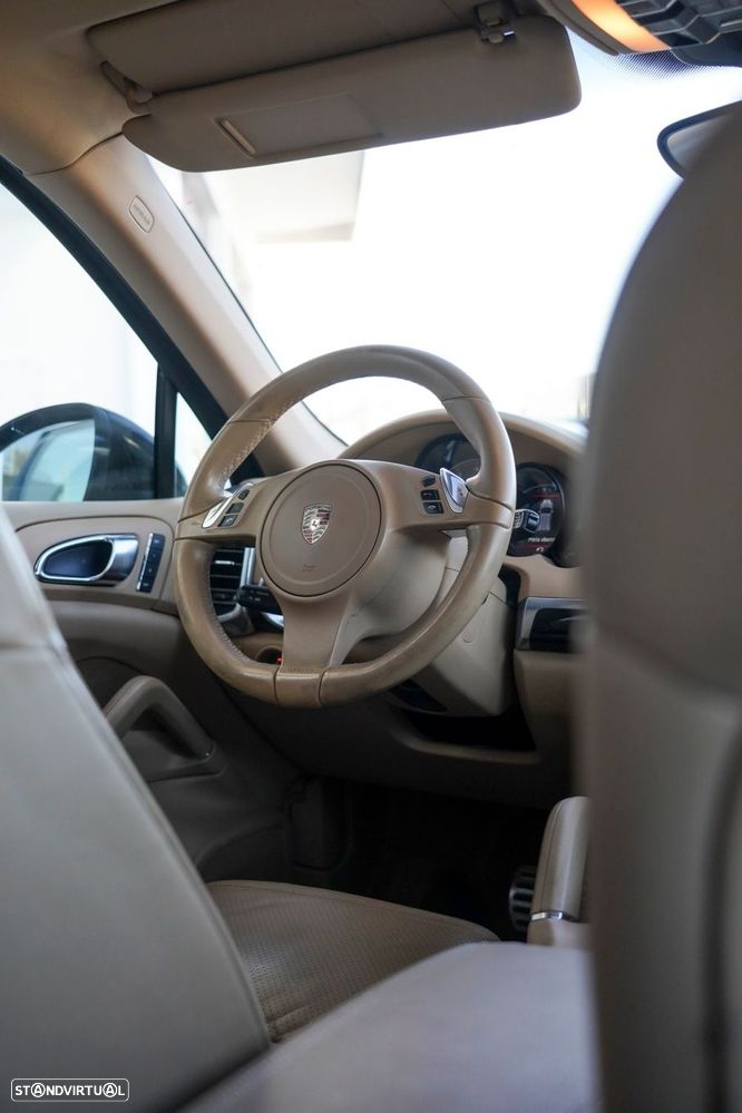 Porsche Cayenne - 28