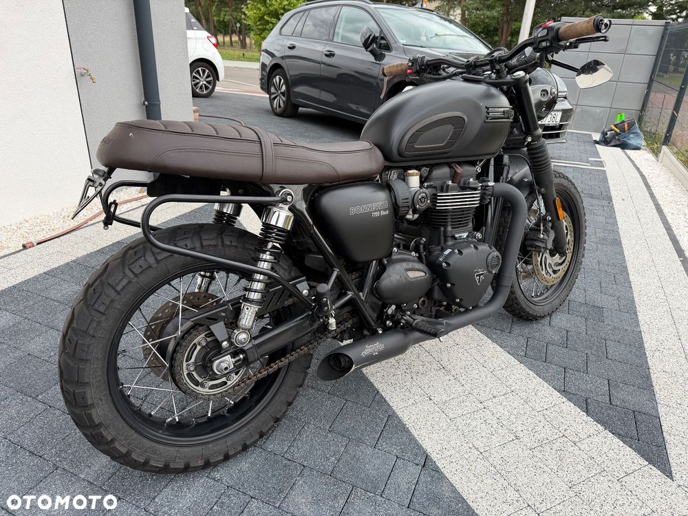 Triumph Bonneville - 1