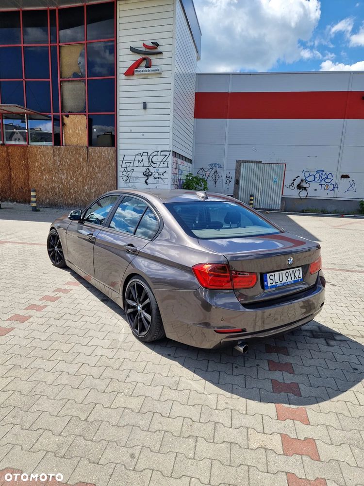 BMW Seria 3 318d - 9