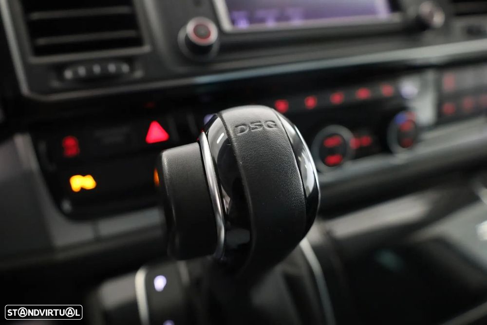 VW Caravelle - 24