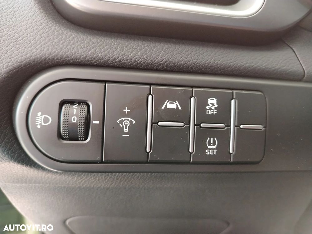 Kia XCeed 1.5 T-GDI 7DCT City - 14