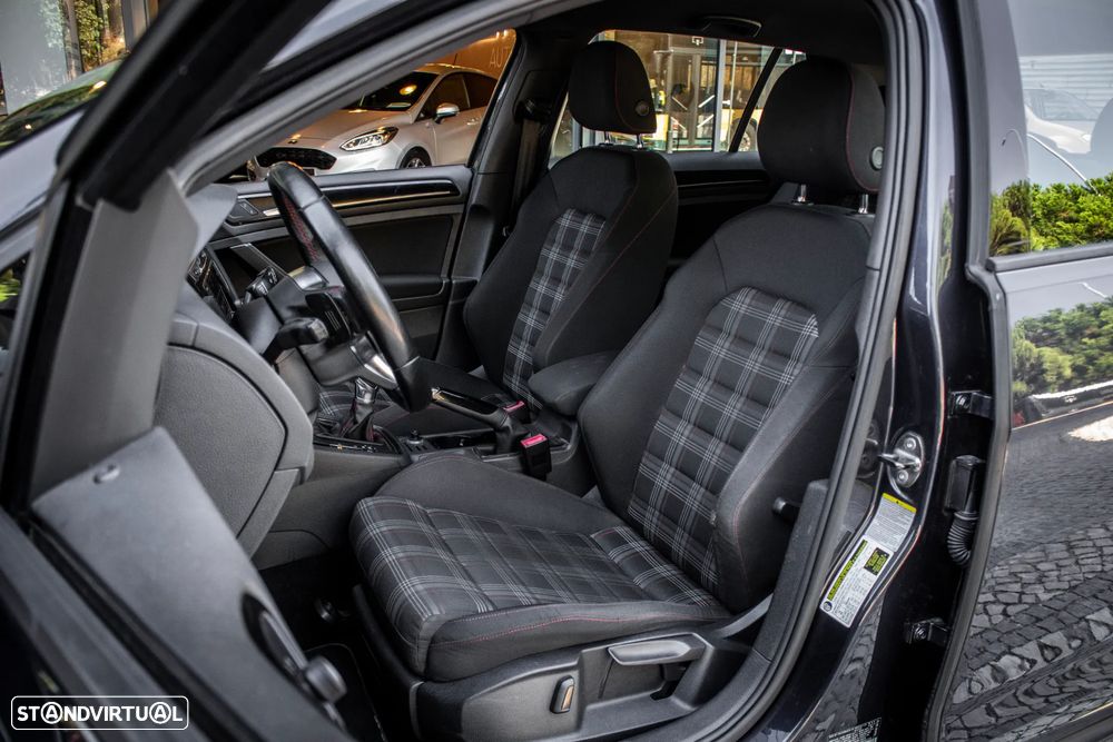 VW Golf 2.0 TSi GTi DSG - 31
