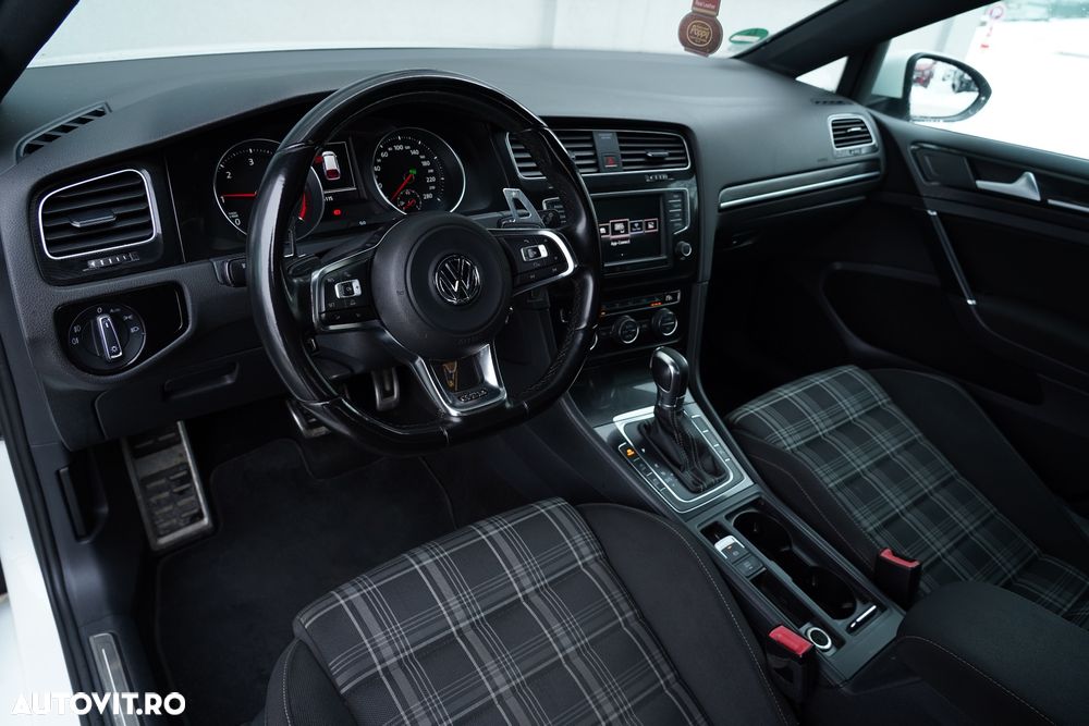 Volkswagen Golf GTD 2.0 TDI SCR DSG - 10