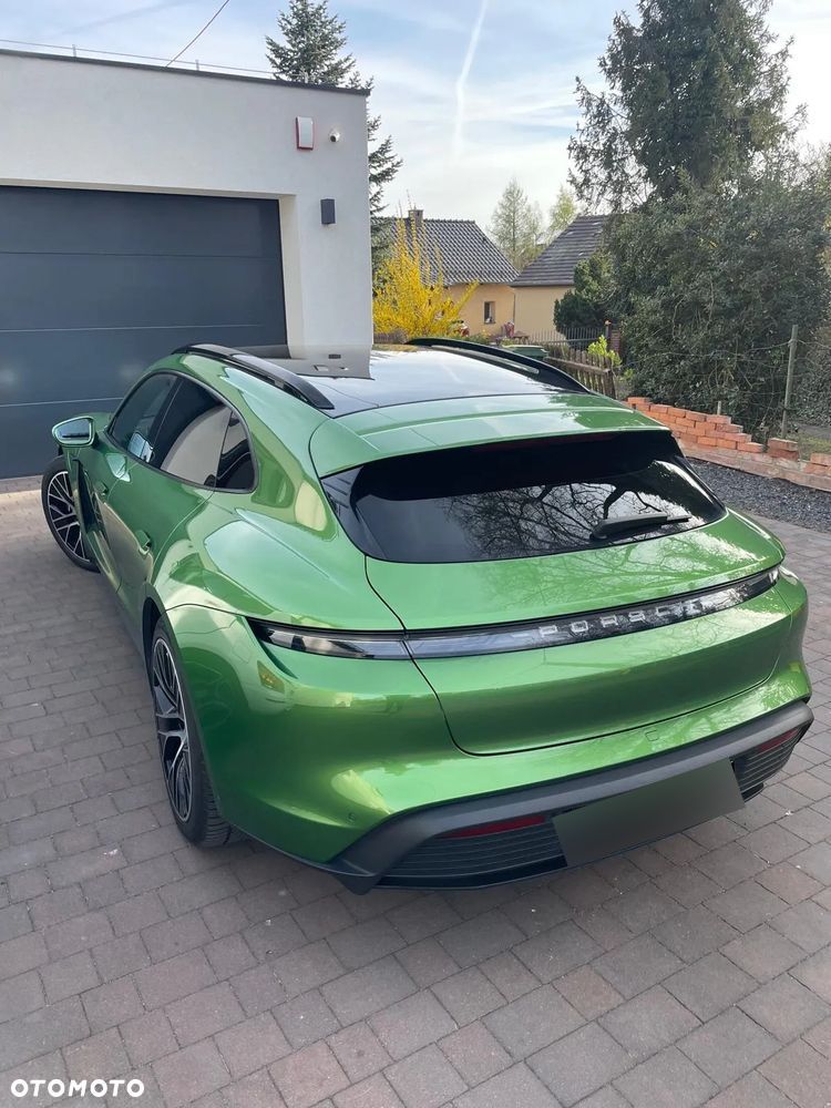 Porsche Taycan 4 Cross Turismo - 21