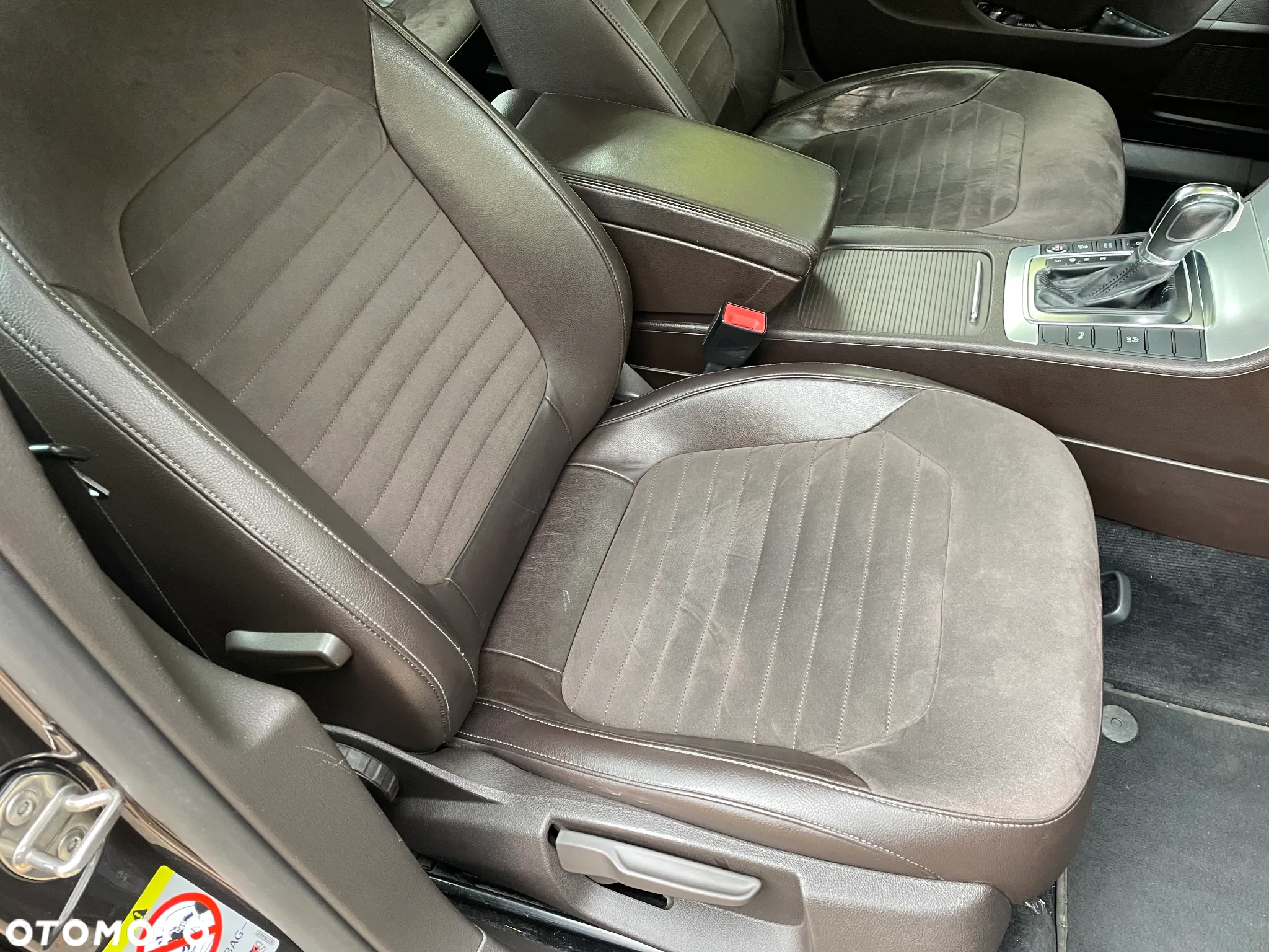 Volkswagen Passat 2.0 TDI Highline DSG - 18