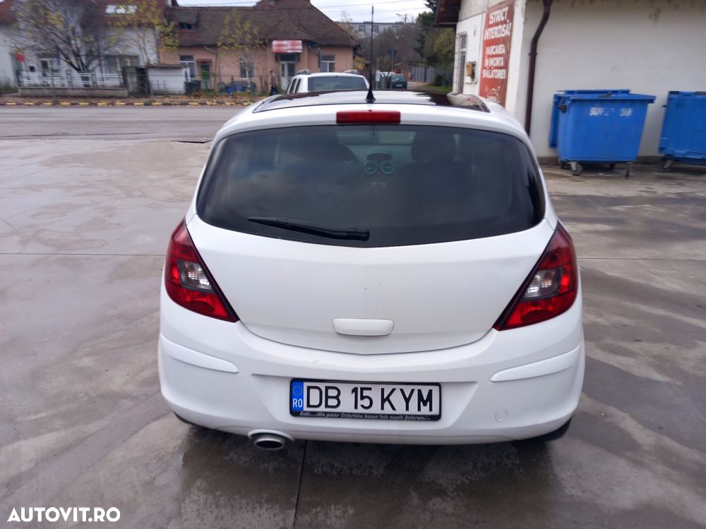 Opel Corsa 1.4i Cosmo - 3