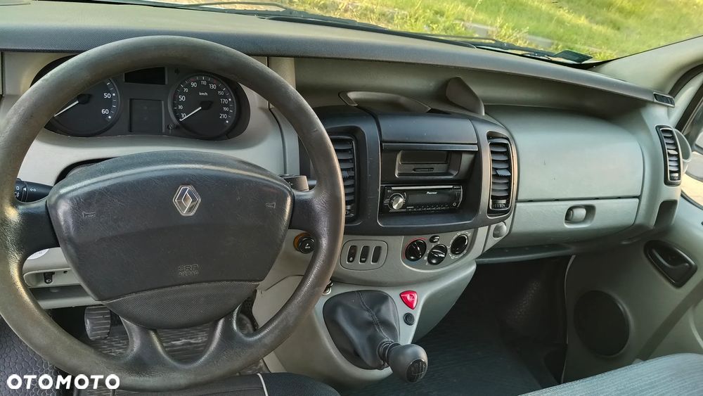 Renault Trafic II - 12