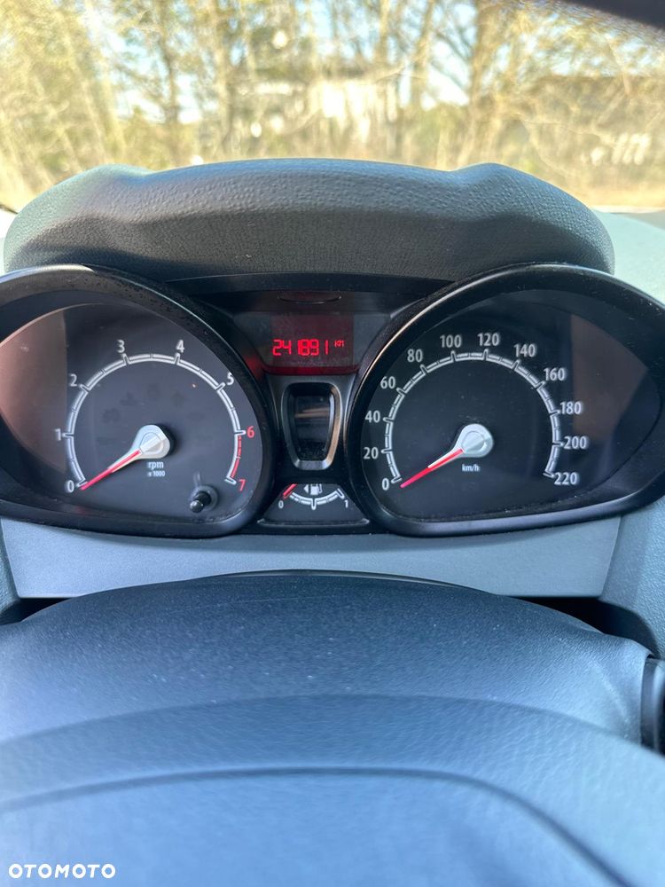 Ford Fiesta 1.25 Ambiente EU5 - 16