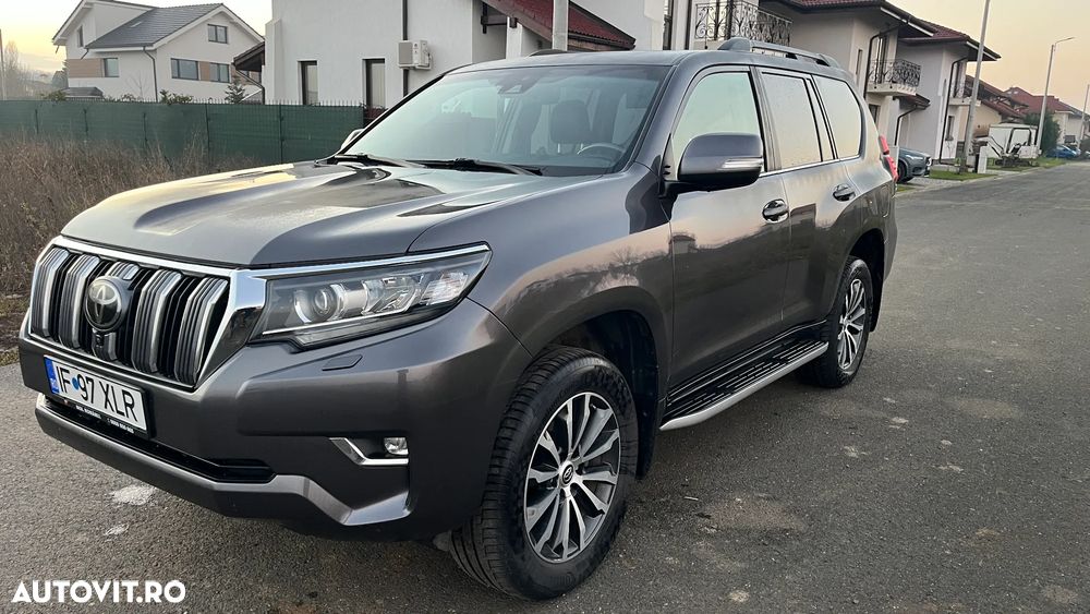 Toyota Land Cruiser - 4
