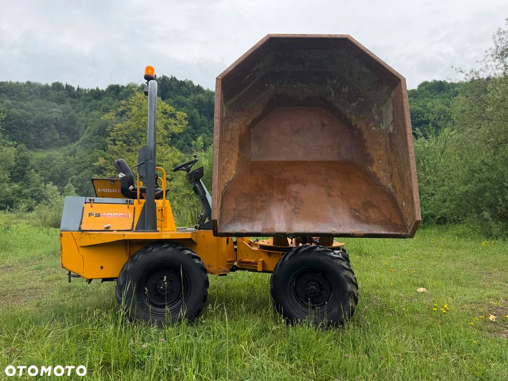 Terex 4t Benford Wozidło Budowlano-Rolnicze 4 tony ładowność. Obrotowa Koleba. 4x4 napęd. Potężna Moc silnika i Hydrauliki. Najlepszy silnik Yanmar. Maszyna Kupiona z Norweskiego Gospodarstwa Rolniczego typu Kurniki. Maszyna Zadbana! Odpala na dotyk. Skrzynia Automatyczna REWERS+Szybka wolna jazda. Pełny Oryginał. Serwisowane w Dekra Norweska! Hamulce brzytwa. Maszyna Woziła lekkie ładunki. Maszyna nie była katowana! Wielka Okazja. Wszystko w pełnym Oryginale. Niski przebieg 1898mtg - 18