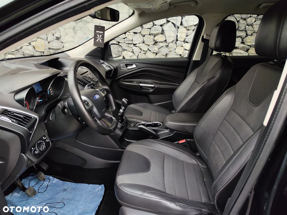Ford Kuga 2.0 TDCi 2x4 Titanium - 19