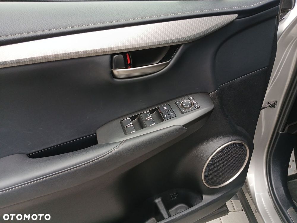 Lexus NX 300 F Sport AWD - 11
