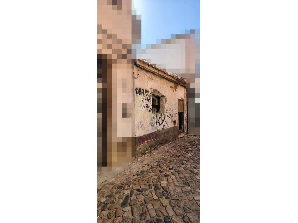 Lote com casa antiga para recuperação, Baixa de Faro - Grande imagem: 2/3