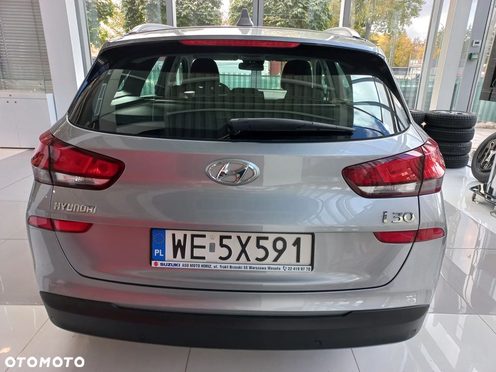 Hyundai i30 1.5 DPI Classic + - 8