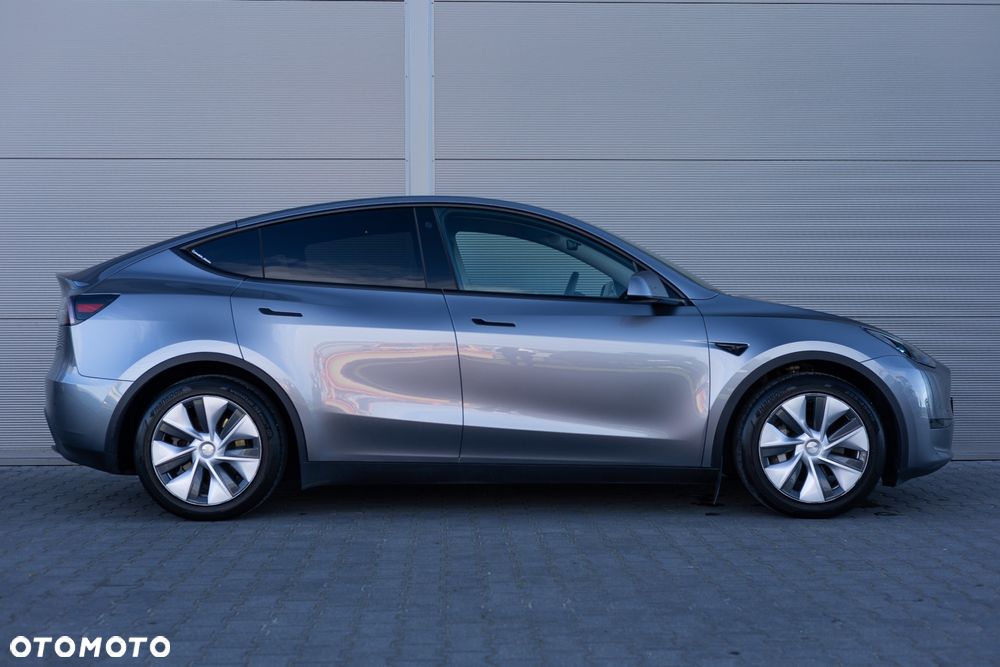 Tesla Y Long Range AWD - 7