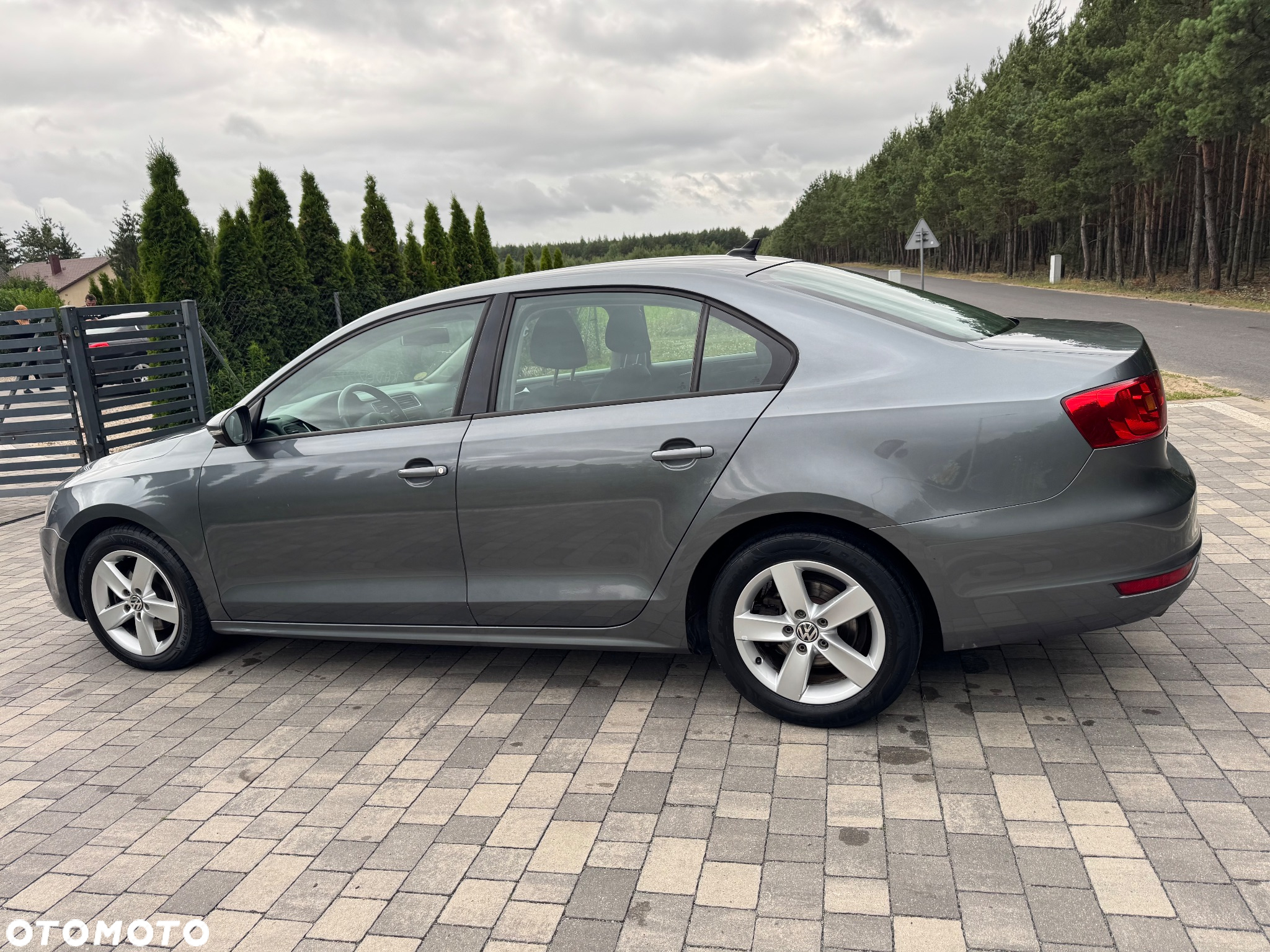 Volkswagen Jetta 1.6 TDI Blue Motion Technology Comfortline - 4