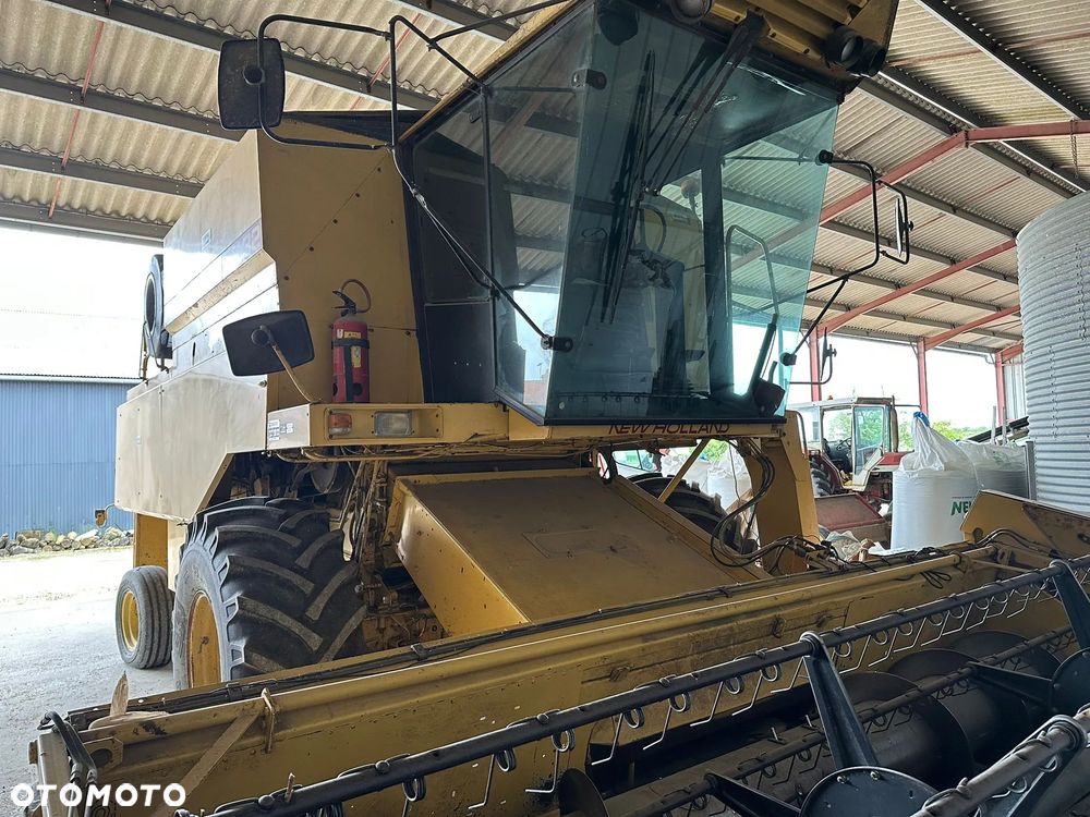 New Holland TX 32 - 4