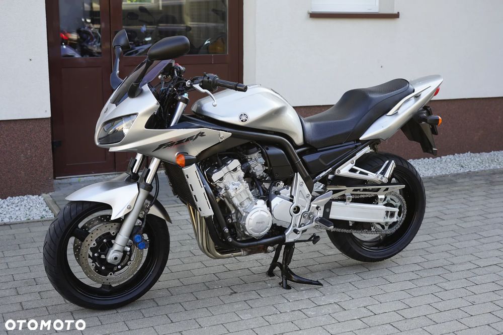 Yamaha FZS - 22