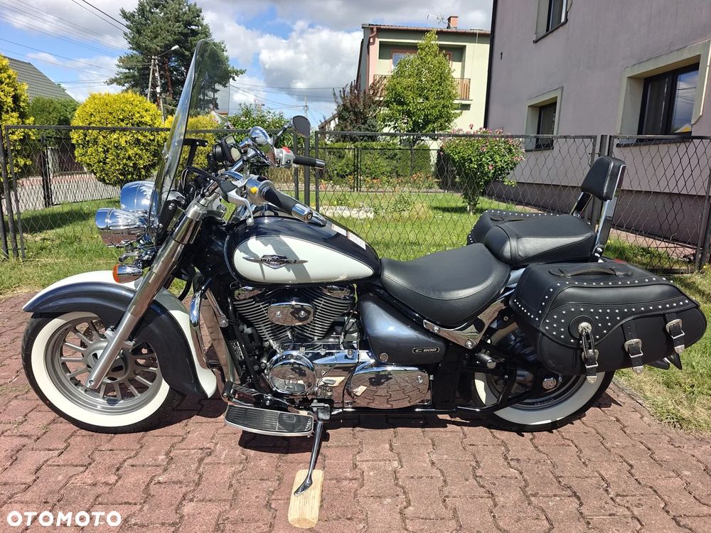 Suzuki Intruder - 16