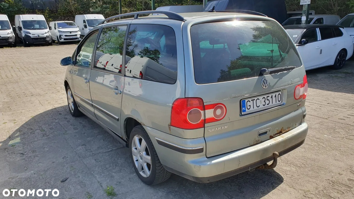 Volkswagen Sharan 1.9 TDI Highline - 4