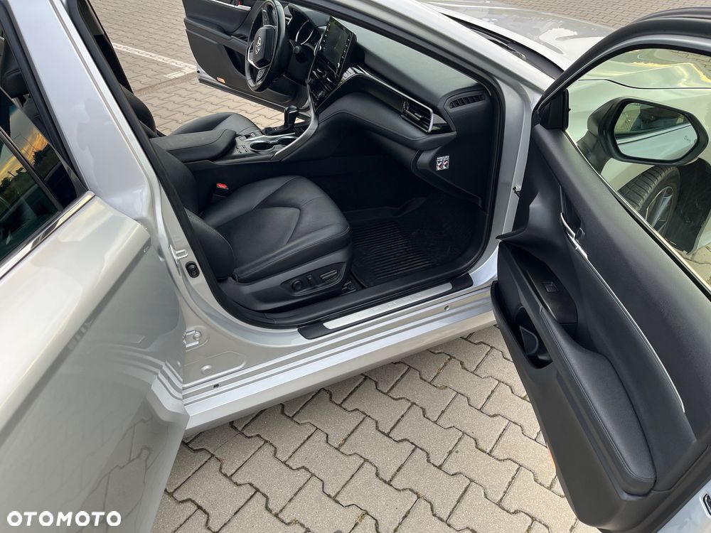 Toyota Camry 2.5 Hybrid Executive CVT - 12