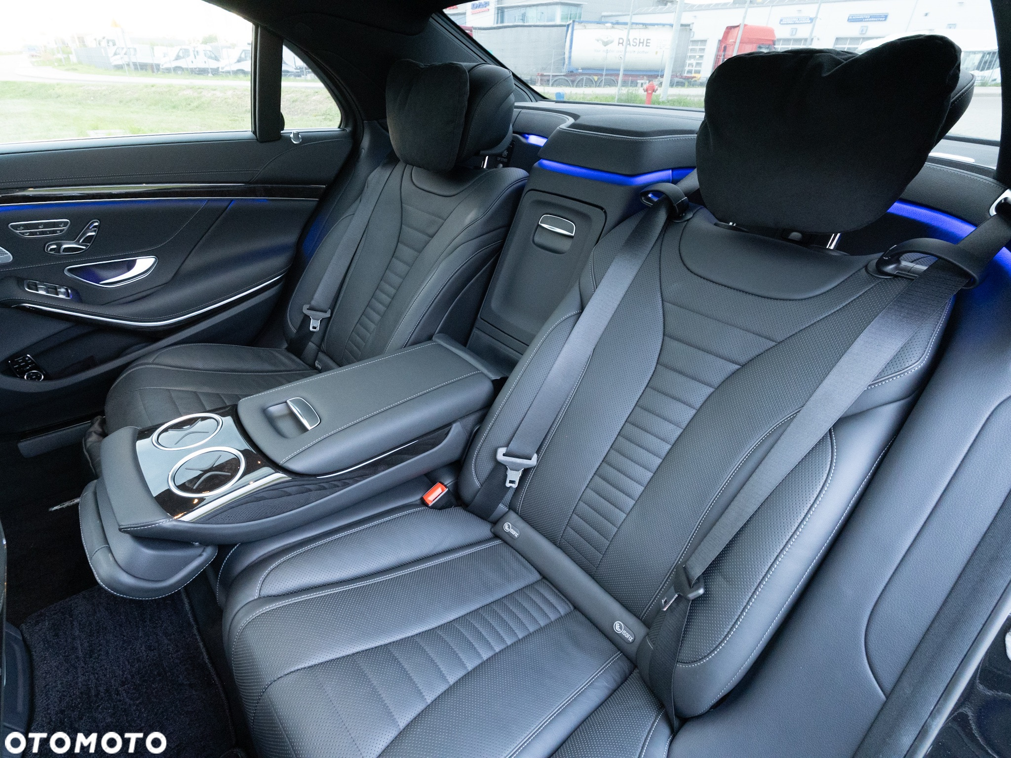 Mercedes-Benz Klasa S 560 4-Matic L 9G-TRONIC - 27