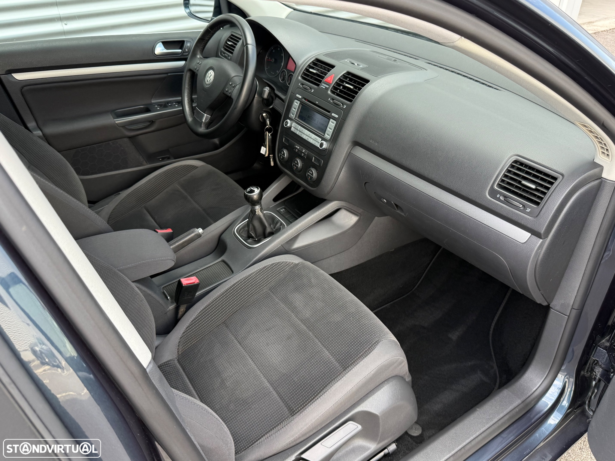 VW Jetta 1.9 TDi BlueM. Confortline - 9