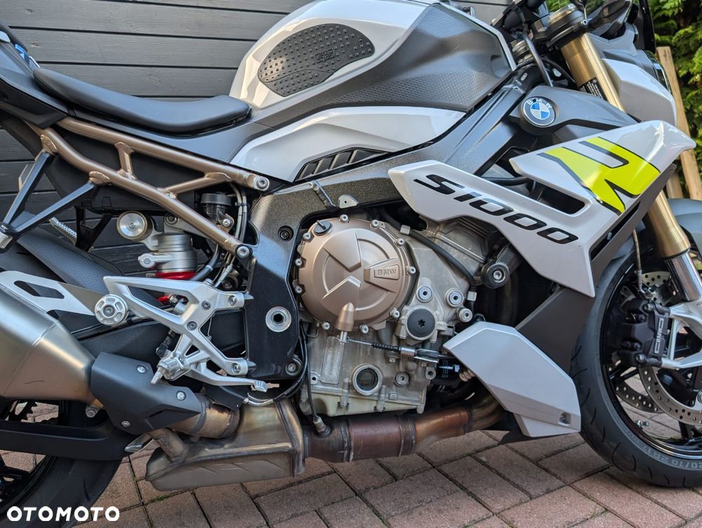 BMW S - 17