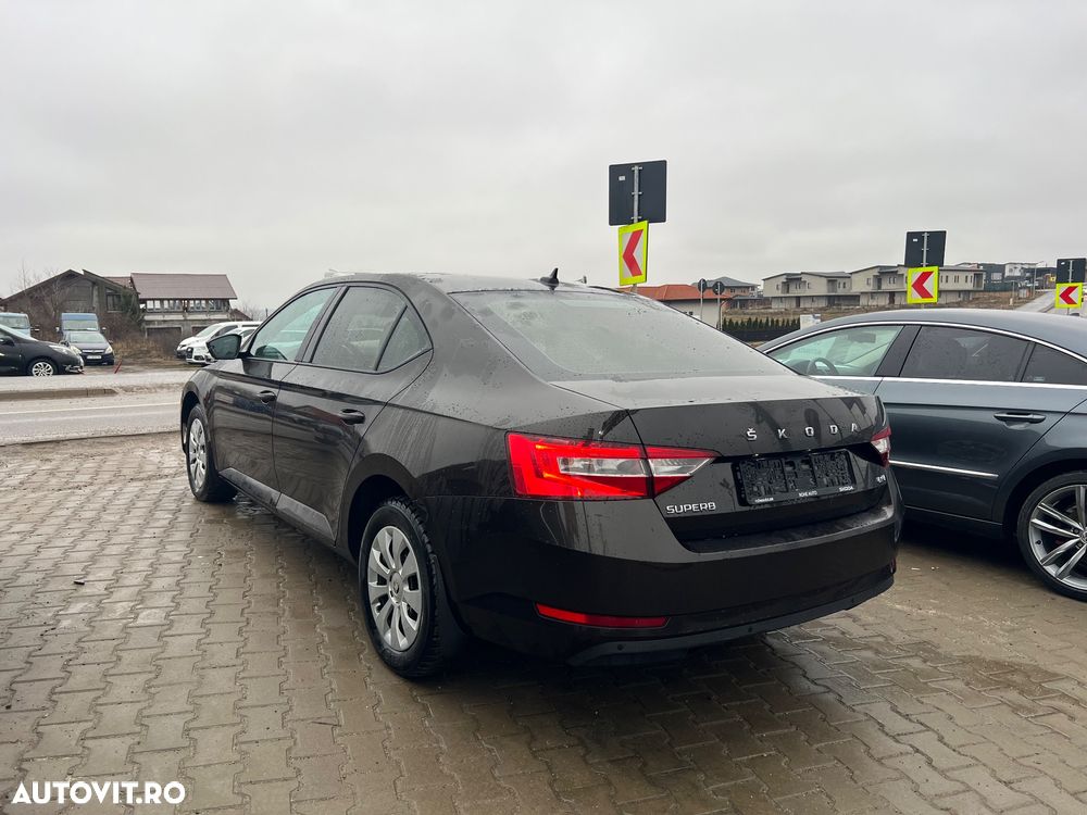 Skoda Superb 2.0 TDI 4x4 DSG Premium Edition - 3