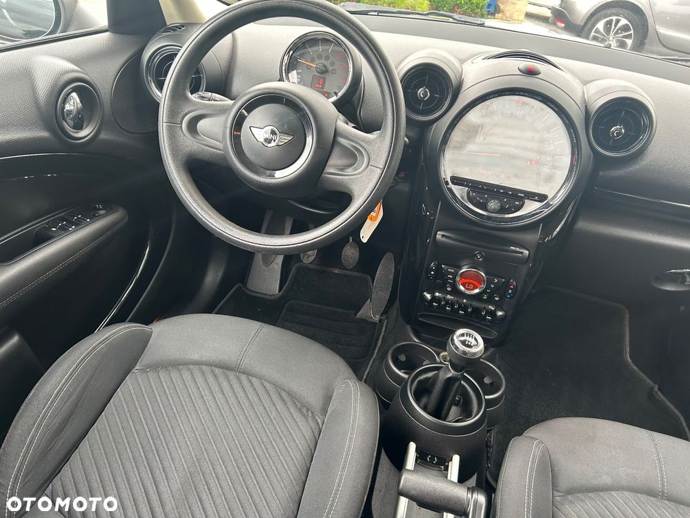 MINI Countryman One D Blackyard - 24